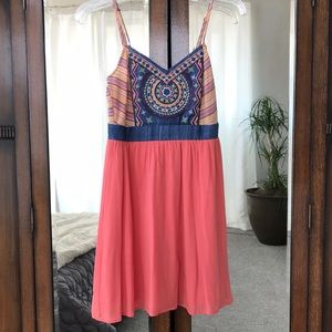 ⁉️Adorable multicolor embroidered dress SZ XS